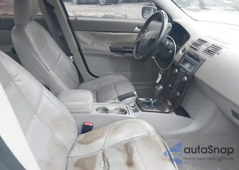 2006 Volvo S40 2.4I from USA, damaged, VIN YV1MS382162195052